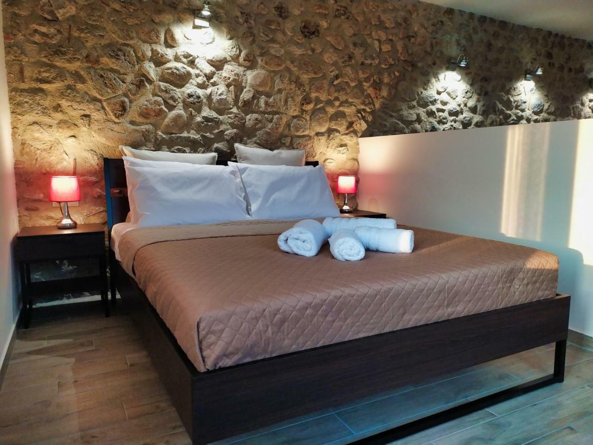 Guesthouse Kastelia Kalampáka Luaran gambar