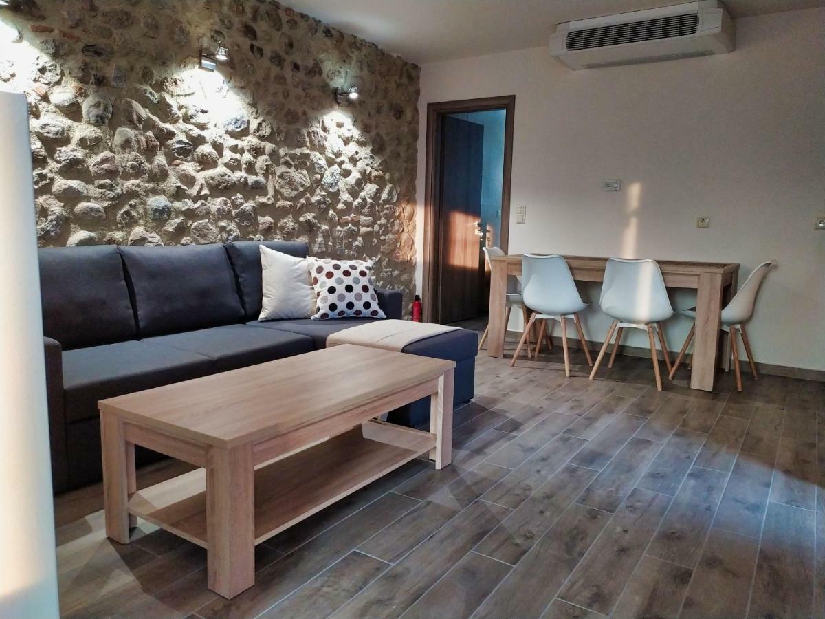 Guesthouse Kastelia Kalampáka Luaran gambar